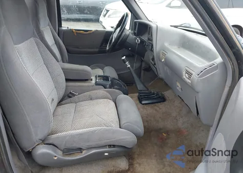 1993 Ford Ranger z USA, uszkodzony, nr VIN 1FTCR10A9PPB54838